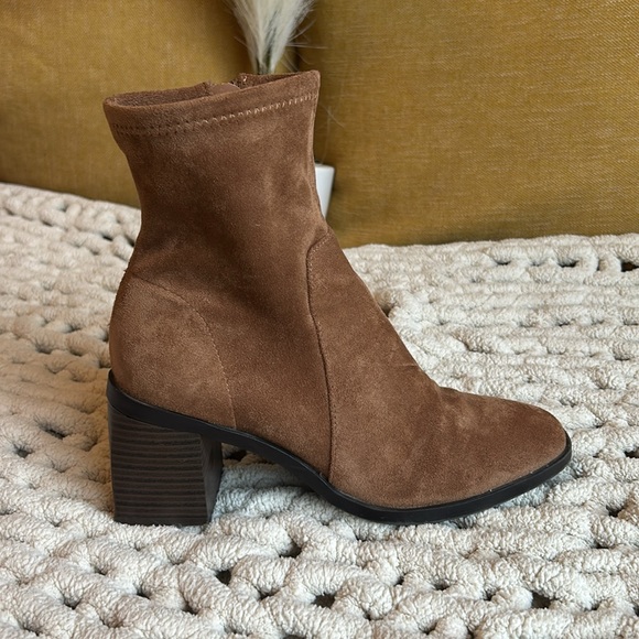 Anne Klein suede boots - Picture 4 of 13
